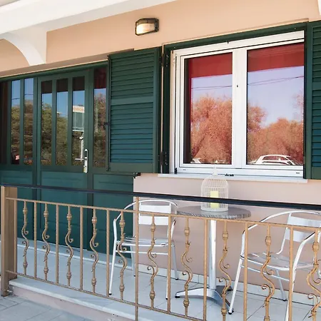 Alexandros Apartament *