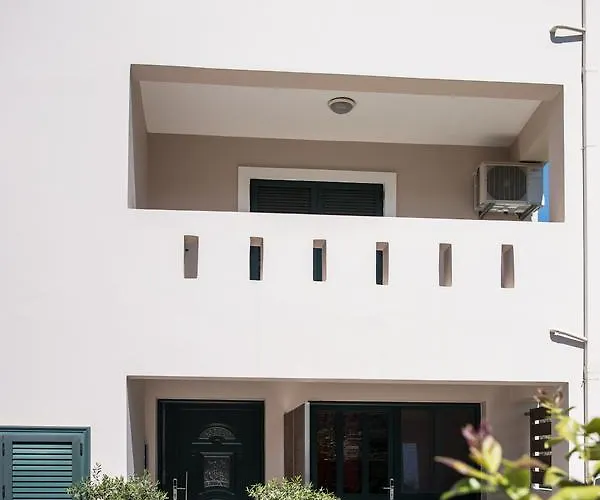 Apartament Alexandros *