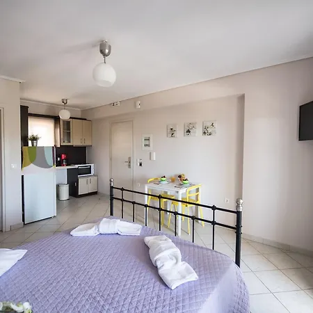 Alexandros Apartment *